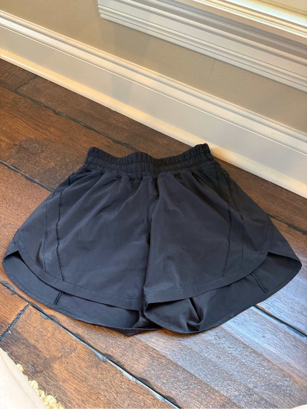 lululemon 5” Track That Shorts - LIKE NEW - Picture 3 of 5